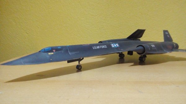 Maquete de papel do avião SR-71 Blackbird Lockheed