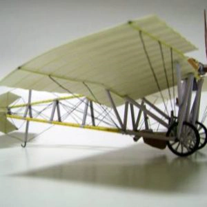 Maquete de papel do Demoiselle de Santos Dumont