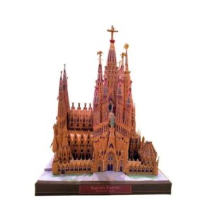 Papercraft / maquete de papel 3Dda Igreja da Sagrada Família, Espanha