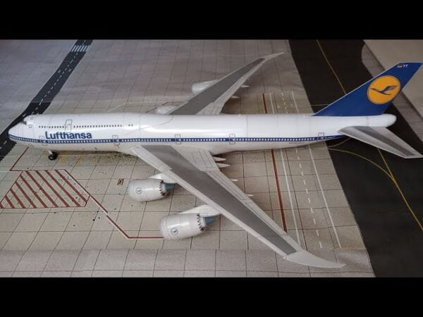 Papercraft / maquete de papel 3D do avião Boeing 747 Lufthansa