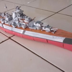 Papercraft / maquete de papel 3D do navio couraçado alemão Bismarck